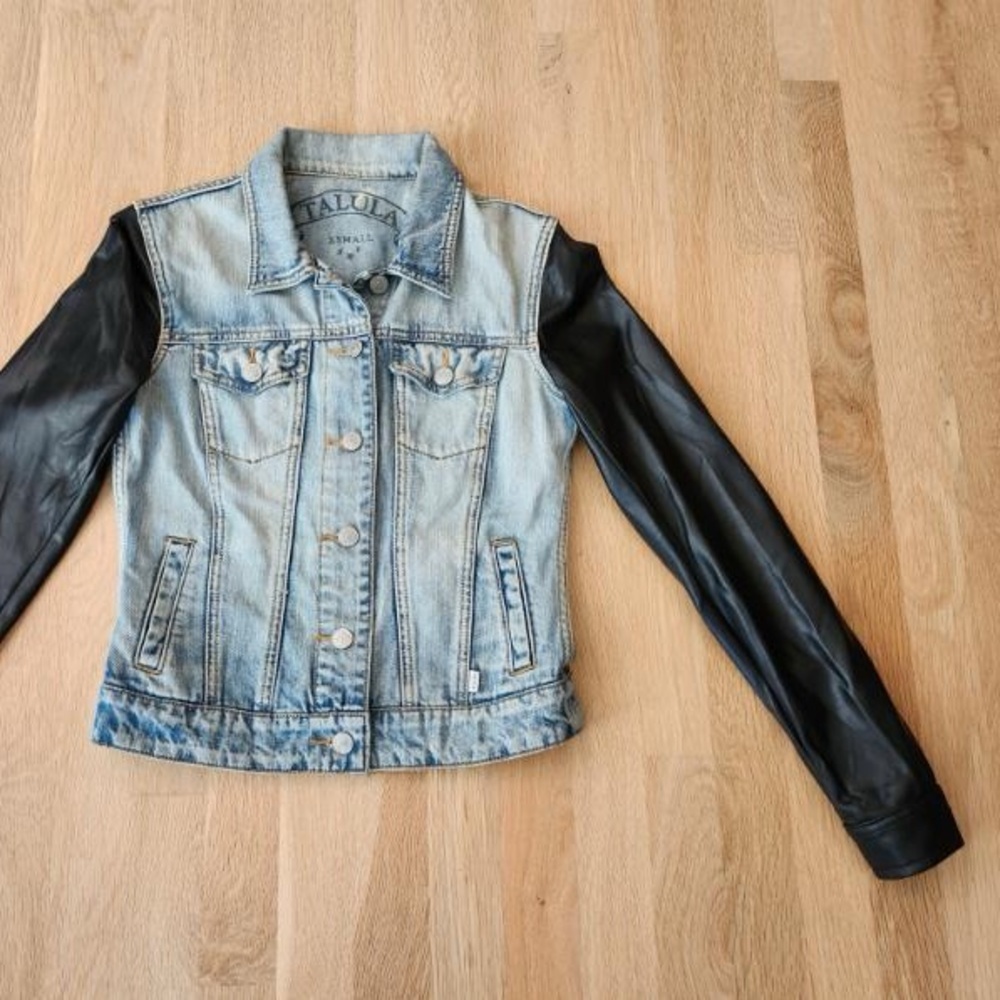 Aritzia Talula Jean jacket XS